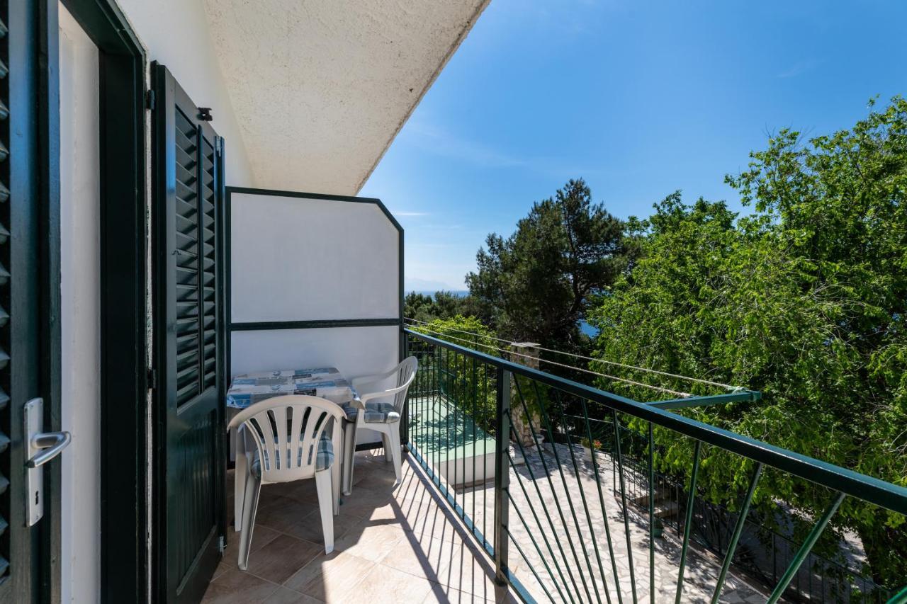 Apartments By The Sea Lokva Rogoznica, Omis - 18638 Bagian luar foto
